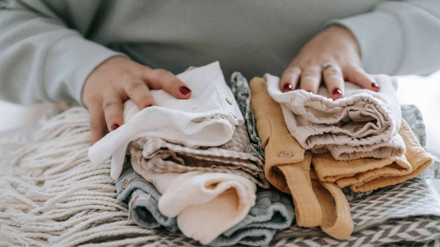 How to sustainably get rid of outgrown baby clothes - Beya Made